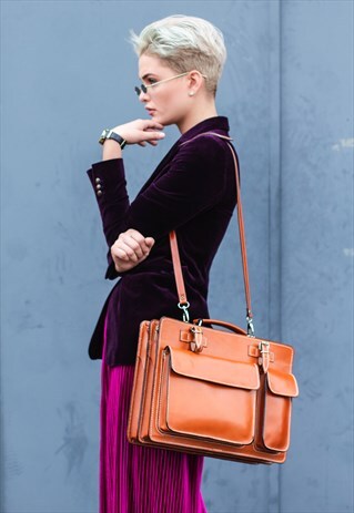 LEATHER MESSENGER BAG SATCHEL IN TAN BROWN