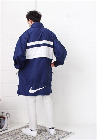 VINTAGE NIKE LIGHTWEIGHT MAC WITH BACK LOGO
