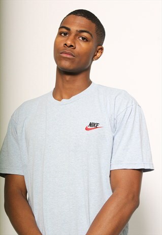 VINTAGE NIKE T-SHIRT
