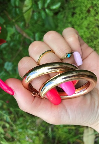 90'S STYLE GOLD HOLLOW BARREL HOOP EARRINGS