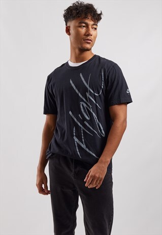 VINTAGE NIKE T-SHIRT