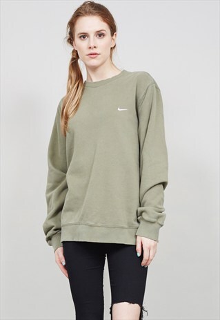 VINTAGE GREEN OVERSIZED NIKE SWEATER