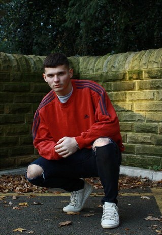 VINTAGE ADIDAS SWEATSHIRT