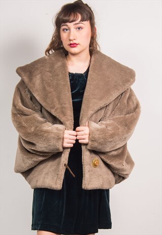 VINTAGE BEIGE FAUX FUR CAPE COAT JACKET