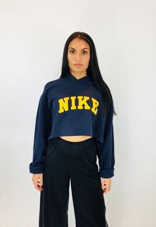 VINTAGE NIKE CROPPED OVERSIZED HOODIE