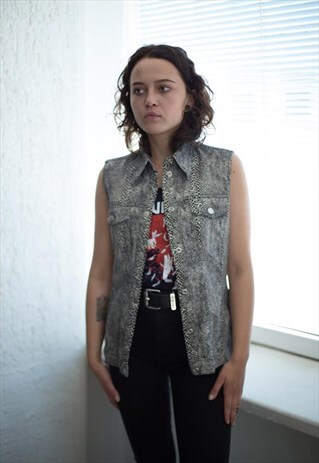 VINTAGE 90'S WHITE/BLACK ANIMAL PRINT GILET