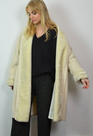 VINTAGE 90S OVERSIZED CREAM FAUX FUR OPEN COAT