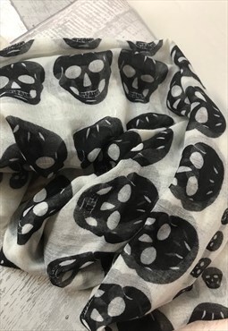 Skull scarf