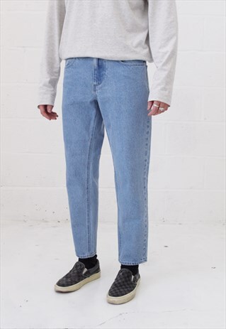 VINTAGE TAPERED CROP JEANS IN MID WASH