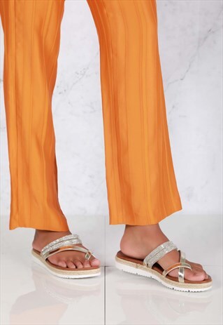 TOE RING DIA BAND SANDAL IN GOLD