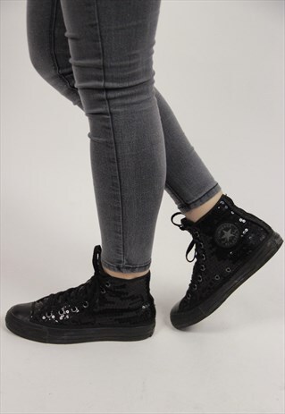 VINTAGE CONVERSE TRAINERS