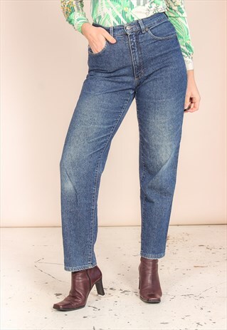 VINTAGE 90S MOM JEANS IN MID WASH