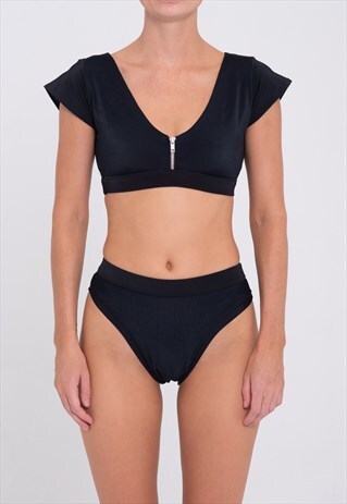 REVERSIBLE ZIP FRONT BIKINI TOP WITH SLEEVES - BLACK RIBBED