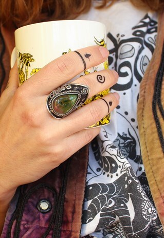 ADJUSTABLE MYSTICAL GLASS RING