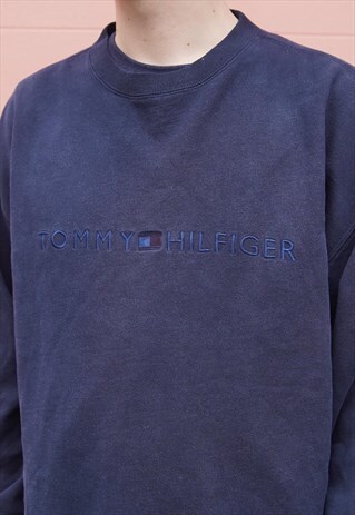 VINTAGE 90S TOMMY HILFIGER TONAL SPELLOUT SWEATSHIRT BLUE