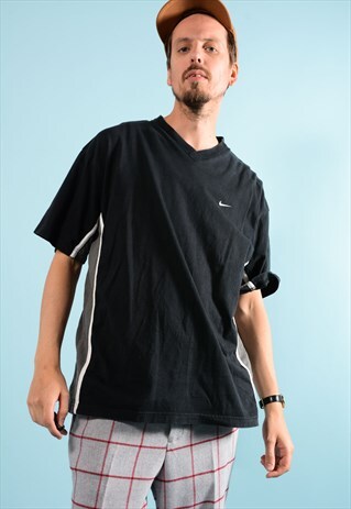 VINTAGE NIKE TEE SHIRT.
