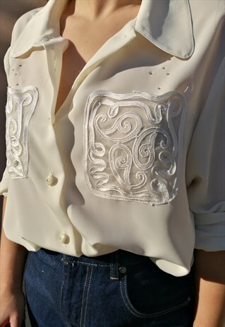90S CREAM EMBROIDERED BUTTON UP SHIRT WITH STATEMENT POCKETS