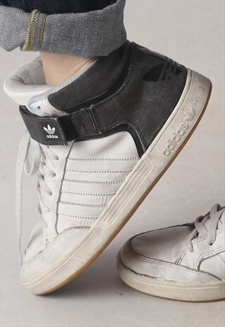ADIDAS HI TOP TRAINERS UK 9.5 , US 10.5 (L1C)
