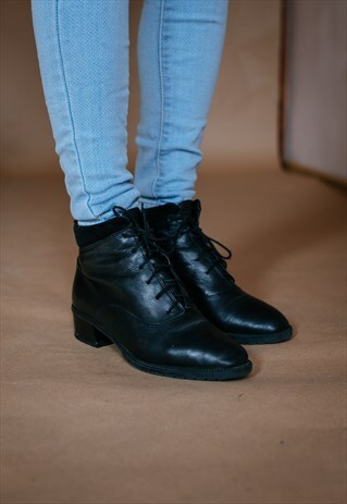 VINTAGE 90S SHORT ANKLE BOOTS