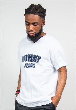 VINTAGE TOMMY HILFIGER WHITE T-SHIRT
