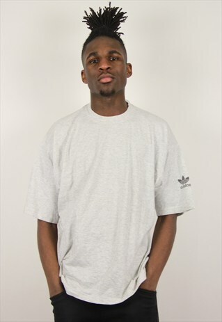 VINTAGE ADIDAS TSHIRT