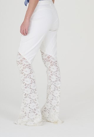 VINTAGE 90S DESIGNER WHITE LACE CUTOUT LOW RISE FLARE JEANS