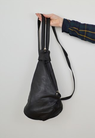 ZIP UP STRAP BACKPACK