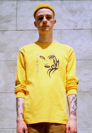 LONGSLEEVE T-SHIRT IN GOLD WITH 90S TRIBAL