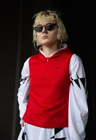 Y2K VINTAGE NIKE BLOOD RED HOODED GILET