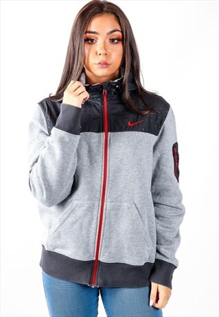 VINTAGE NIKE HOODIE H70