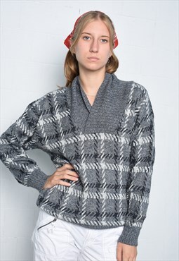 Vintage 80s retro geometric v-neck knitted jumper pullover