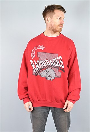 VINTAGE RED "ARKANSAS RAZORBACKS" PRINTED COLLEGE SWEATSHIRT