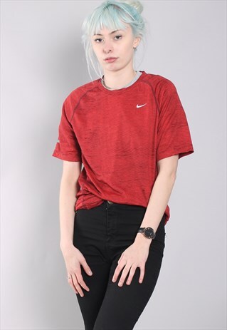 VINTAGE NIKE T-SHIRT