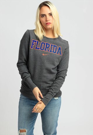VINTAGE NIKE SWEATSHIRT