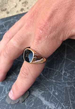 POLISHED ONYX RING- GOLD