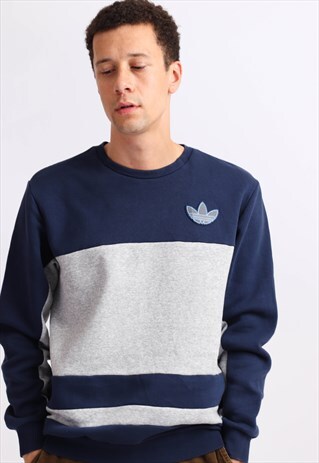 VINTAGE ADIDAS SWEATSHIRT