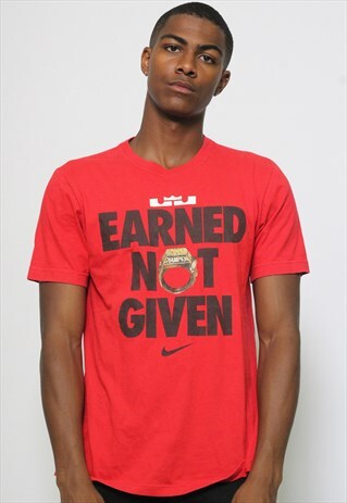 VINTAGE NIKE T-SHIRT