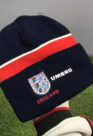 VINTAGE UMBRO ENGLAND FC WINTER BEANIE HAT IN NAVY BLUE WITH