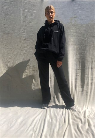 BADGE SWEATSHIRT