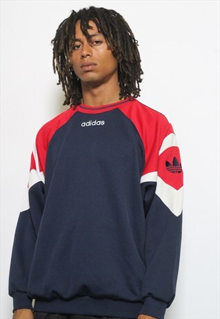 VINTAGE ADIDAS SWEATSHIRT
