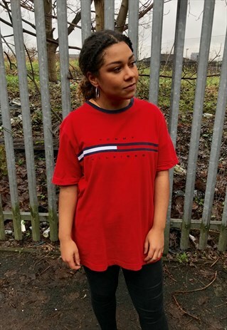 VINTAGE TOMMY HILFIGER CREW NECK SPELLOUT RED T-SHIRT