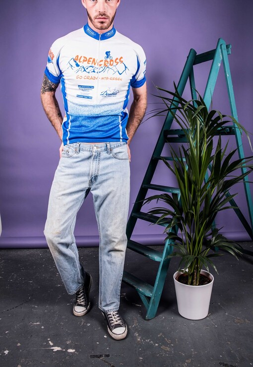 garment image