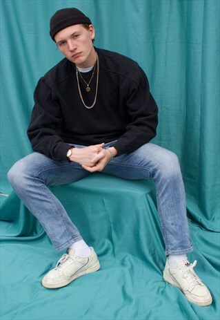 VINTAGE BLACK CHAMPION SWEATERSHIRT