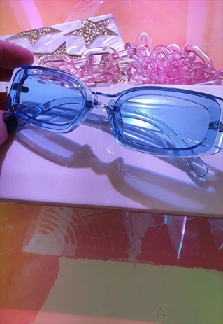 SLIM RECTANGLE SUNGLASSES IN BLUE