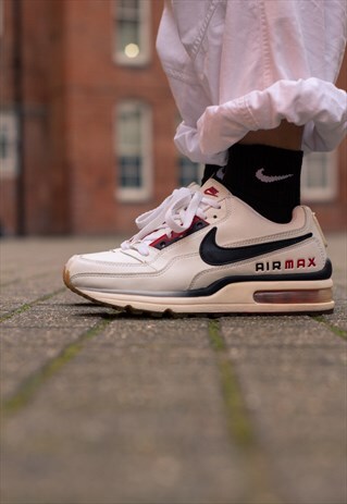 VINTAGE 00S NIKE AIR MAX Y2K TRAINERS IN WHITE, BLACK & RED