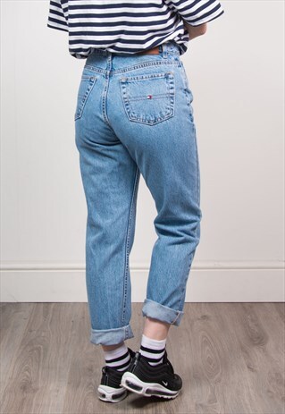 TOMMY HILFIGER VINTAGE 90'S LIGHT BLUE DENIM MOM JEANS