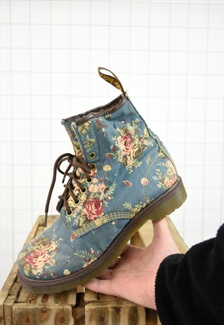 DR MARTENS FLORAL PATTERN BOOT