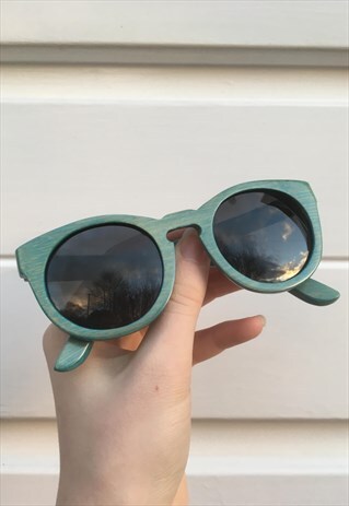 WOMENS VINTAGE STYLE BLUE WOODEN LOOK ROUND SUNGLASSES