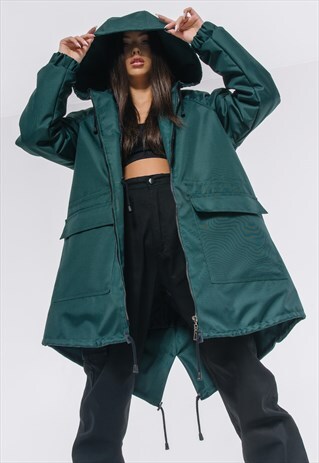 WARM WINTER COAT / PARKA IN BOTTLE GREEN COLOUR