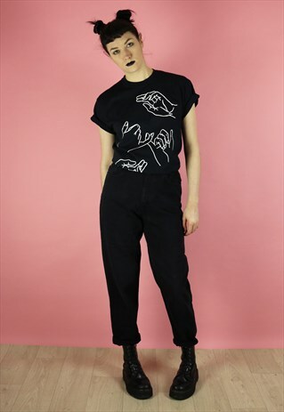 HANDS LINE DRAWING ILLUSTRATION PRINT T-SHIRT - BLACK